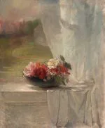Perde Önünde Çiçek Kâsesi