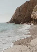Kayalık Koyda Dalgalar